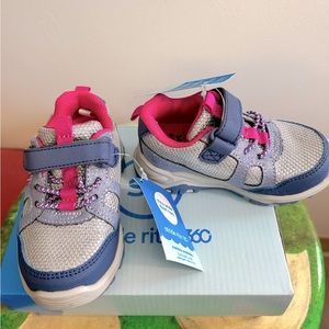 STRIDE RITE. TODDLER SNEAKERS. New in box.   SZ 5  and 5 wide